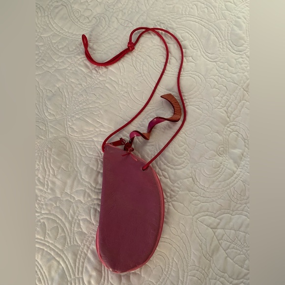 Carol Hearty statement purse - Picture 3 of 8